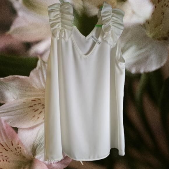 Zenana XL sleeveless cream polyester ruffle accent v neck casual woman's blouse - Picture 1 of 1